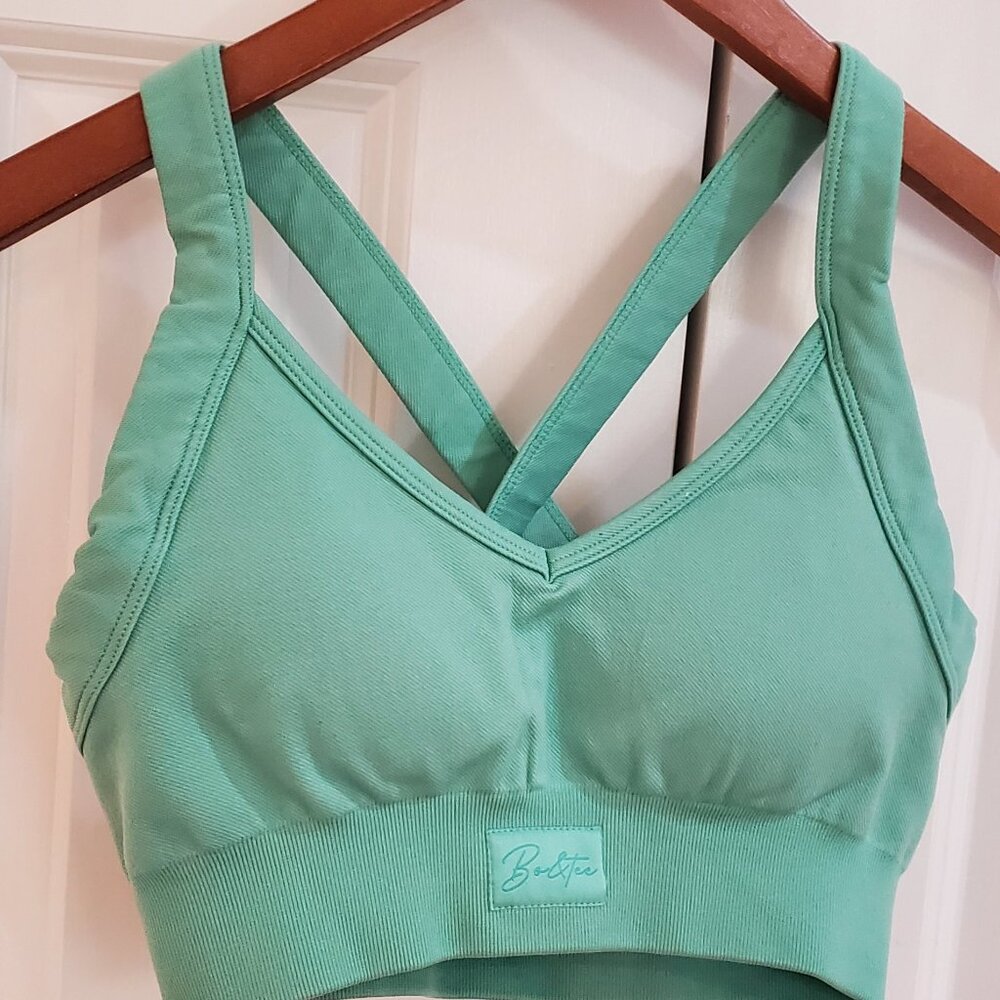 Bo & Tee seamless cross back sports bra in Turquoise Small